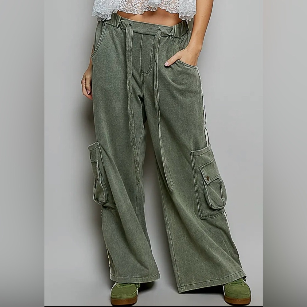 NEW POL: “The MIA”Wide Leg Cargo Pants in Olive Green
